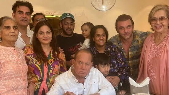 जब Salim Khan ने शादीशुदा होने के बावजूद किया हेलेन के साथ अफेयर, बोले- ‘ये बहुत इमोशनल एक्सीडेंट था’ 