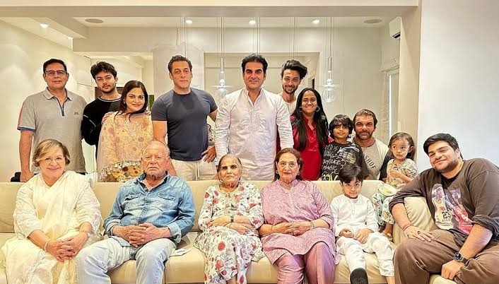 जब Salim Khan ने शादीशुदा होने के बावजूद किया हेलेन के साथ अफेयर, बोले- ‘ये बहुत इमोशनल एक्सीडेंट था’ 
