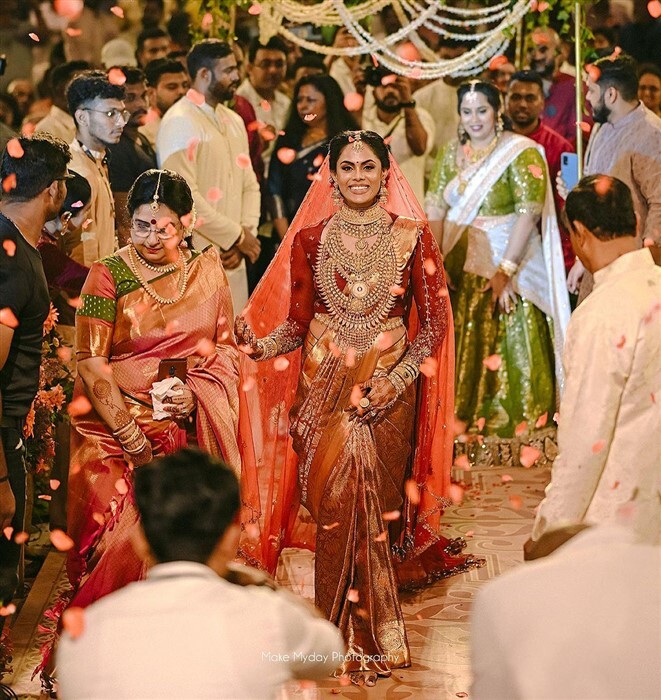 Stunning Moments From Karthika Nair and Rohit Menon's Lavish Kerala Wedding