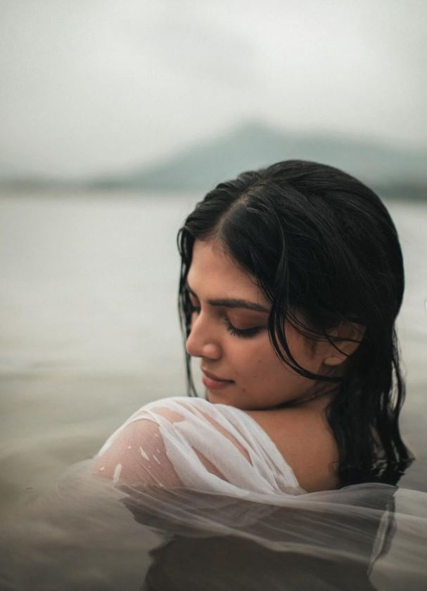 Malavika Mohanan: ప్రభాస్ కొత్త హీరోయిన్ శృతిమించిన షో.. ఉప్పొంగుతోన్న అందాలతో అరాచకంగా!