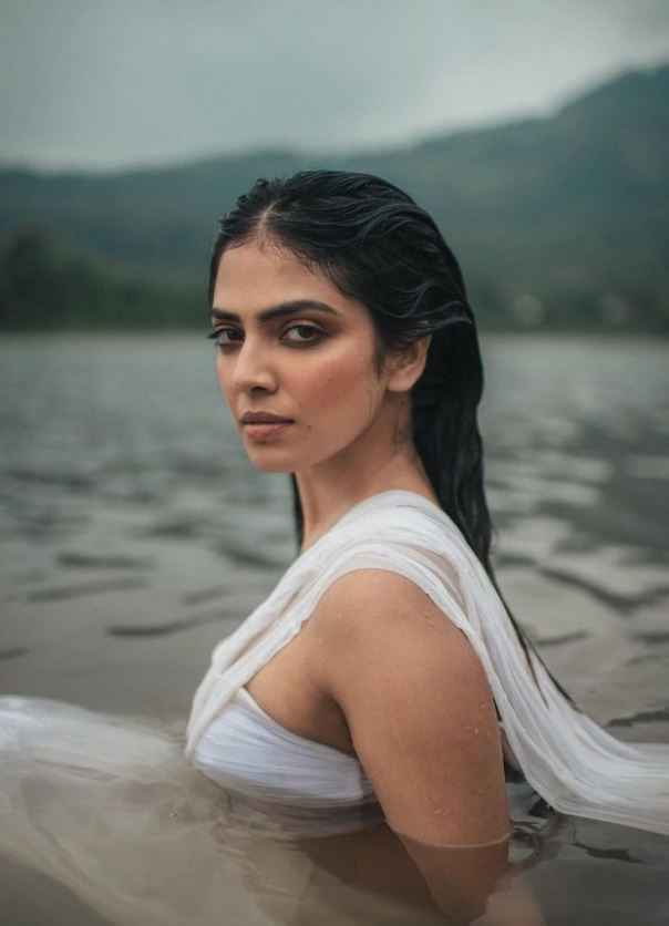 Malavika Mohanan: ప్రభాస్ కొత్త హీరోయిన్ శృతిమించిన షో.. ఉప్పొంగుతోన్న అందాలతో అరాచకంగా!