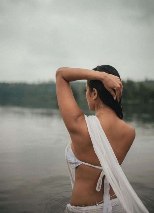 Malavika Mohanan: ప్రభాస్ కొత్త హీరోయిన్ శృతిమించిన షో.. ఉప్పొంగుతోన్న అందాలతో అరాచకంగా!