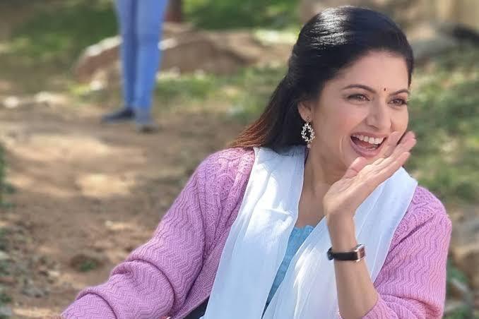शाही खानदान से ताल्लुक रखते हैं ये बॉलीवुड सितारे, राजघरानों के बच्चों जैसे हुई परवरिश 