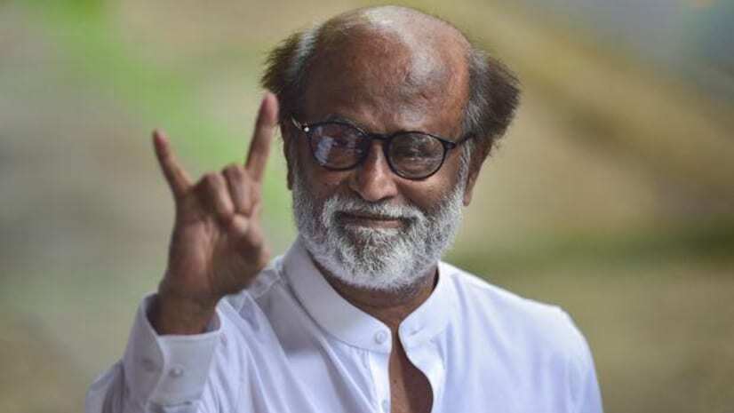 पिता का नाम इन बॉलीवुड सितारों को करता है शर्मिंदा, सरनेम लगाने से होती है झिझक 