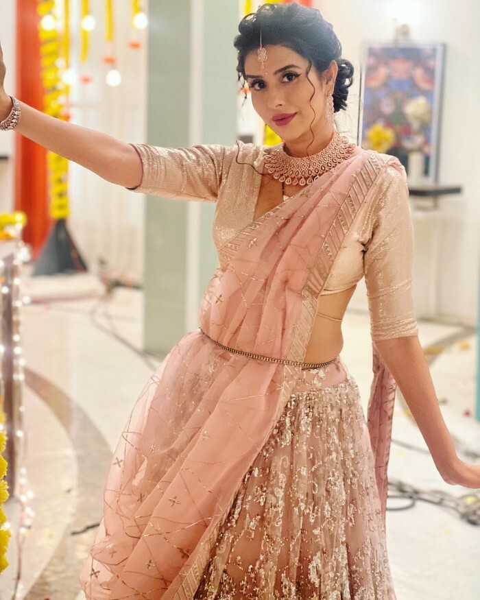 सिंगर मदर होना इस हसीना के लिए बना गुनाह, तलाकशुदा होने के चलते नहीं मिल पा रहा घर, छलका दर्द 