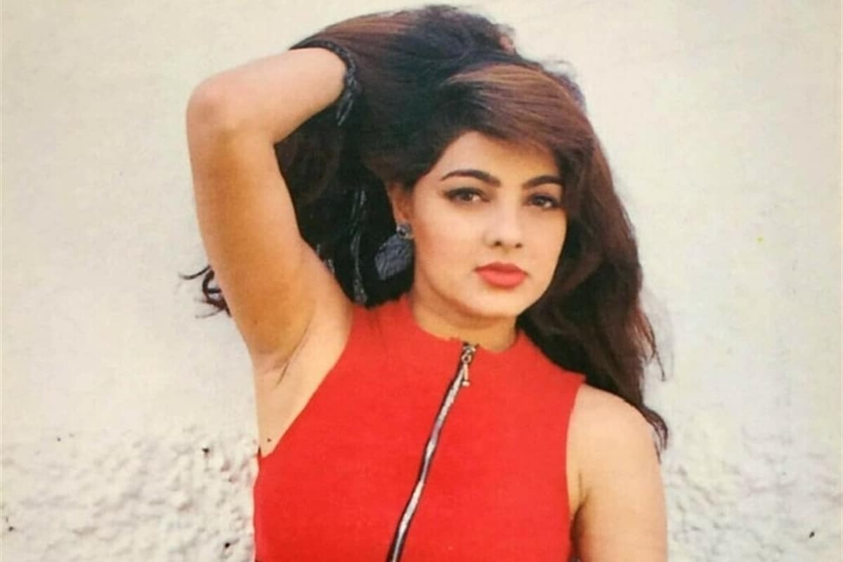 जब ममता कुलकर्णी ने करवा लिया था टॉपलेस फोटोशूट, हसीना को भरना पड़ा था भारी जुर्माना, ब्लैक में बिकने लगी थी मैगज़ीन 
