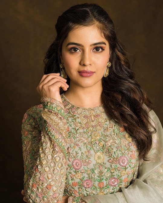 Amritha Aiyer: హనుమాన్ బ్యూటీ అందాలు చూశారంటే మైమరిచిపోవాల్సిందే!