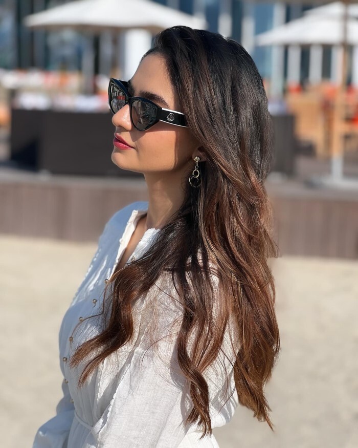 Anushka Sen ने दुबई में भी इठलाई अदाएं, मिनी ड्रेस पहन फैन्स के दिलों में उठाई चिंगारीयां 