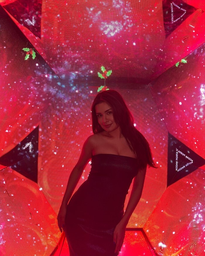 Avneet Kaur का हैवी क्लीवेज देख फैन्स के उड़े होश, जमकर दिए रिएक्शन, हॉटनेस पर हुए फ़िदा 