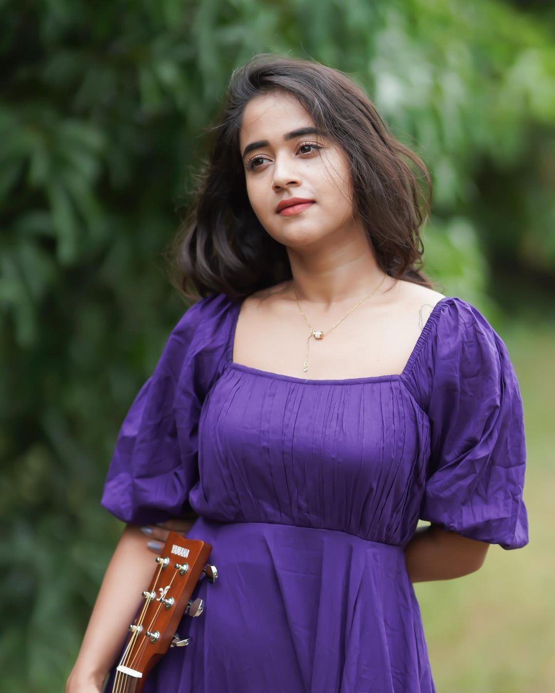 Deepthi Sunaina దివ్యమైన ఫోజులతో దిమ్మతిరిగేలా దీప్తి సునైనా.. ఓ