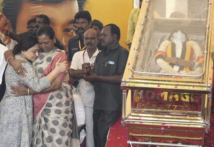 DMDK President Vijayakanth's Final Journey Draws Massive Crowds