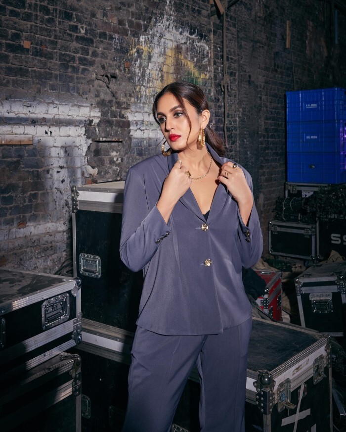 Huma Qureshi ने अपने बॉसी लुक से फिर फैन्स के दिलों की बढ़ाई धड़कन, तस्वीरें वायरल