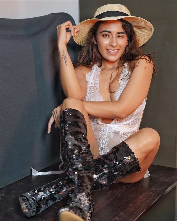 Jinal Joshi Hot & Sensual Photos Viral On Internet