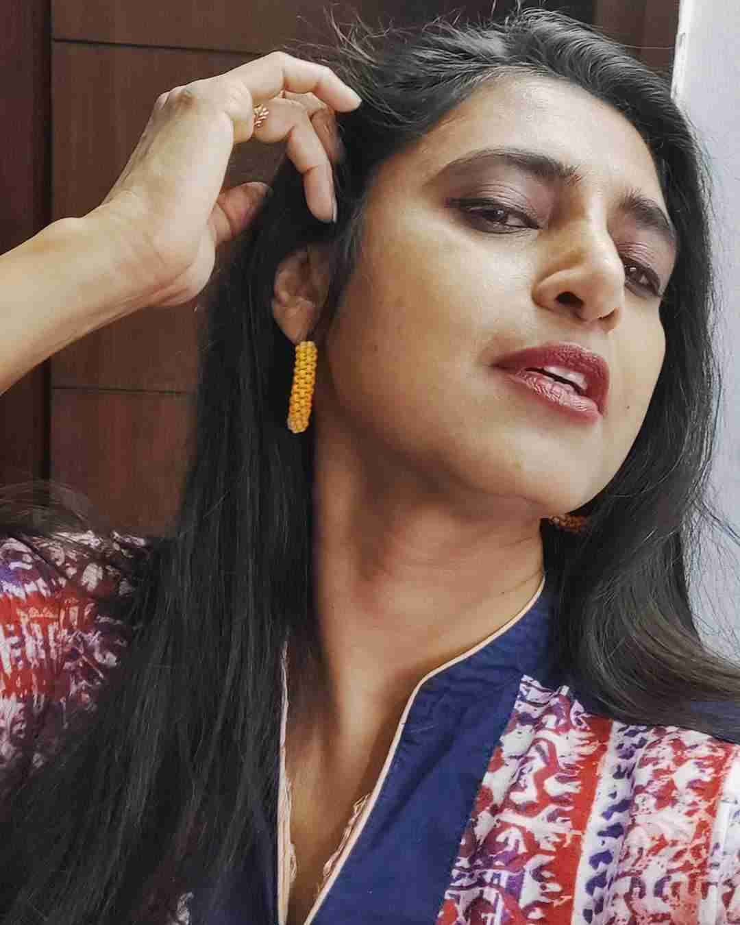 Kasthuri Shankar: 49 ఏళ్ల వయసులో రెచ్చిపోయిన గృహలక్ష్మి కస్తూరి.. ఈ ఎక్స్‌పోజింగ్ ఏంటి బాబాయ్!