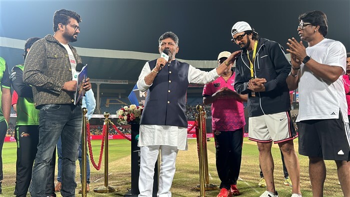 KCC Season 4: ಕರ್ನಾಟಕ ಚಲನಚಿತ್ರ ಕಪ್ (ಕೆಸಿಸಿ) ಟೂರ್ನಿಯ ಗಮನ ಸೆಳೆದ ಫೋಟೋಗಳು ಇಲ್ಲಿವೆ