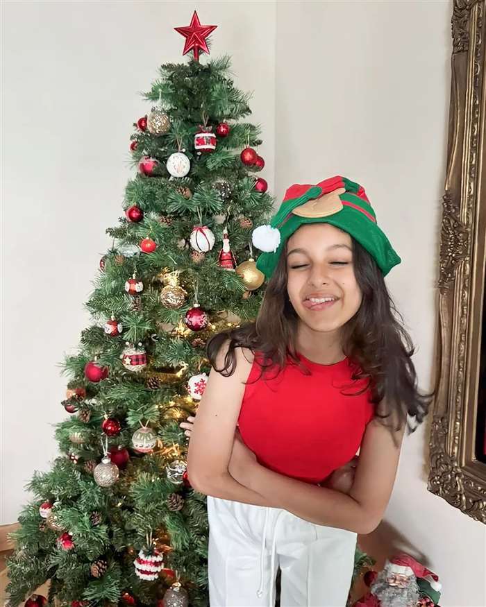 Mahesh Babu Daughter Sitara Ghattamaneni Viral Photos