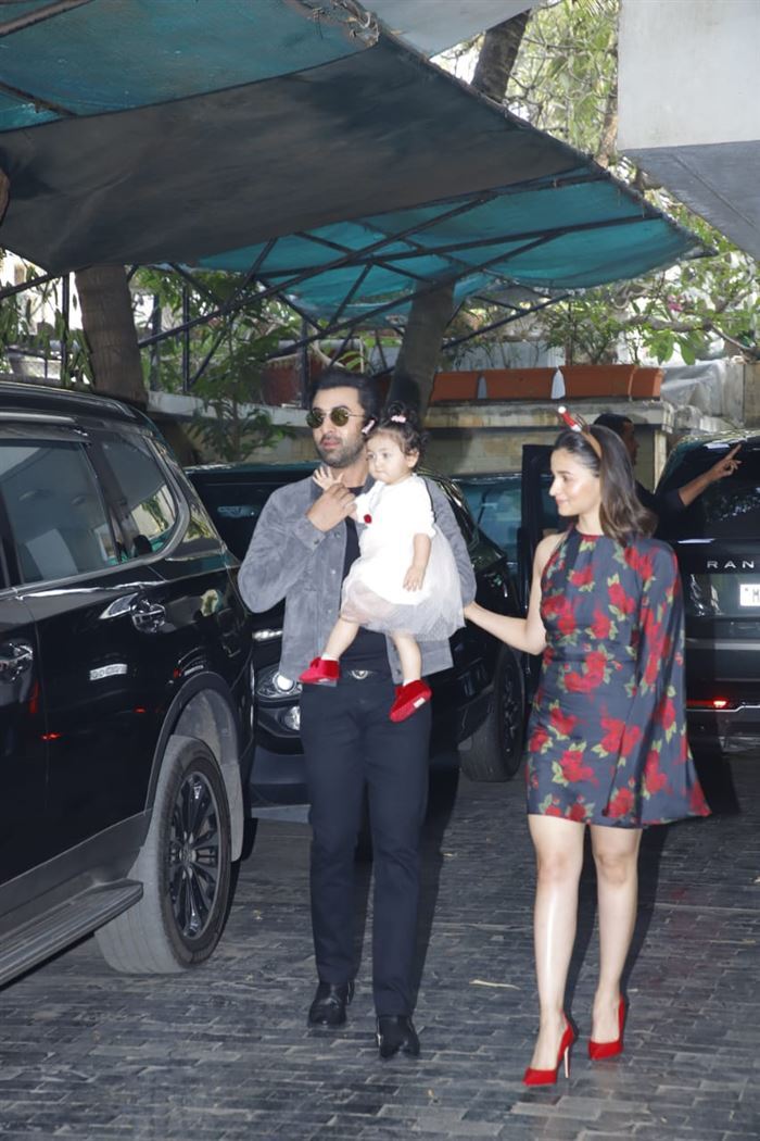 Ranbir Kapoor, Alia Bhatt Show Daughter Raha's Face For The FIRST Time; See Pics