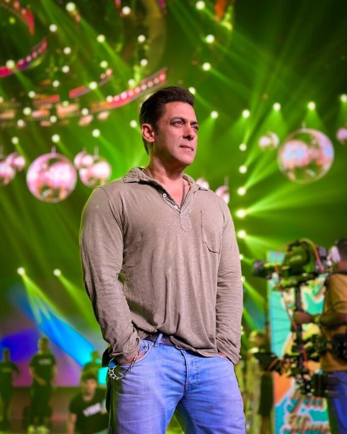 Salman Khan ने बेहद कम फीस लेकर की करियर की शुरुवात, आज हैं करोड़ो के मालिक, भारत ही नहीं अन्य देशों में भी हैं प्रॉपर्टी 