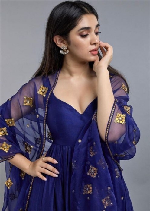  'ಉಪ್ಪೇನ' ನಟಿಯ ಬ್ಯೂಟಿಫುಲ್ ಫೋಟೊಶೂಟ್ ಹೇಗಿದೆ ನೋಡಿ 