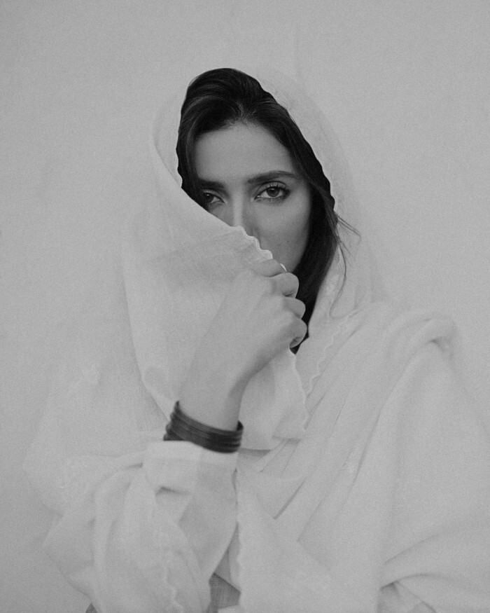 ‘मैं ऋतिक रोशन को भी रिप्लाई नहीं करती’, पाकिस्तानी एक्ट्रेस अपने बयान पर हुईं ट्रोल, लोग बोले- ‘सिगरेट पीने में डर नहीं लगा?’ 