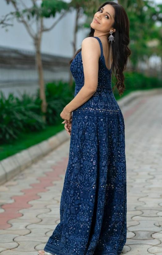 Anchor Rashmi: కైపెక్కించేలా రష్మీ అందాల విందు.. ఫ్రంట్, బ్యాక్ షో చేస్తూ అరాచకంగా!