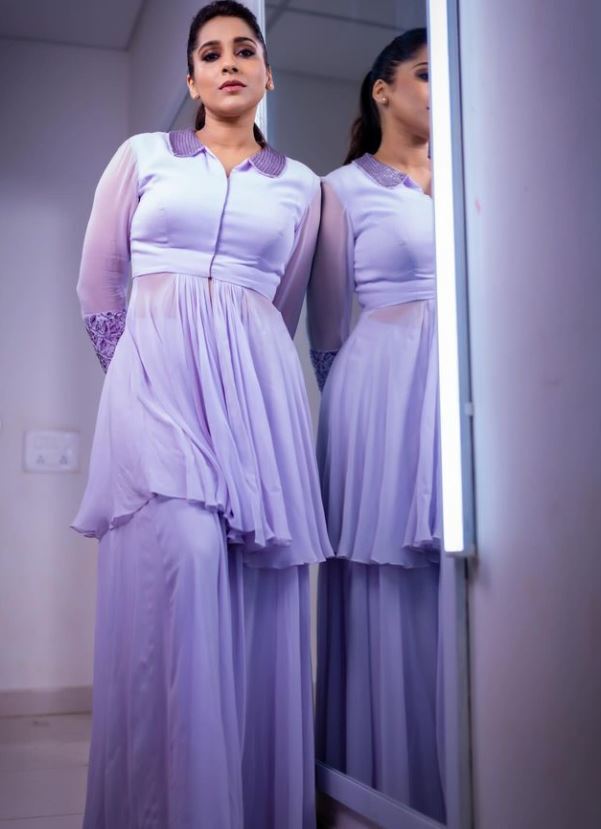 Anchor Rashmi: కైపెక్కించేలా రష్మీ అందాల విందు.. ఫ్రంట్, బ్యాక్ షో చేస్తూ అరాచకంగా!