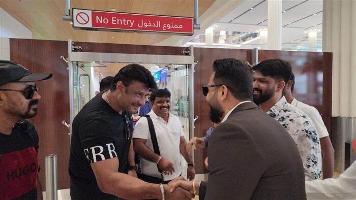 Darshan: ದುಬೈನಲ್ಲಿ ಲ್ಯಾಂಡ್ ಆದ ದರ್ಶನ್; ಕನ್ನಡದ ಶಾಲು ಹೊದಿಸಿ 'ಕಾಟೇರ'ನಿಗೆ ವೆಲ್‌ಕಮ್ 
