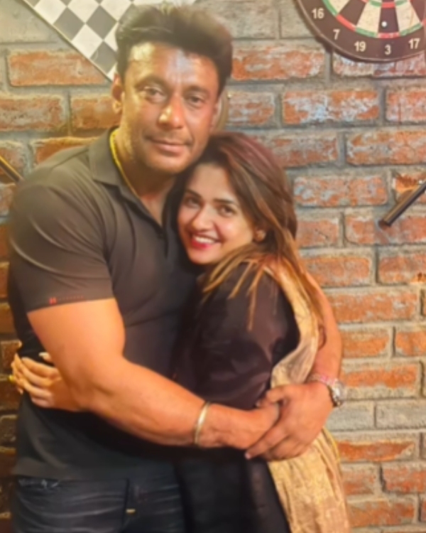 Darshan-Pavithra Gowda| ದರ್ಶನ್ ಜೊತೆಗಿನ 10 ವರ್ಷದ ರಿಲೇಷನ್‌ಶಿಪ್ ಫೋಟೊಗಳನ್ನು ಹಂಚಿಕೊಂಡ ಪವಿತ್ರಾ ಗೌಡ