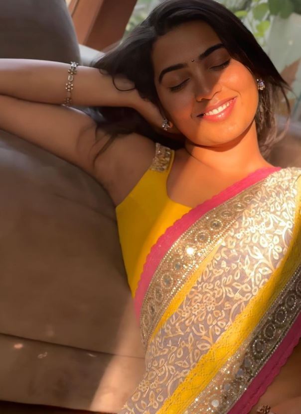 Shivathmika Rajashekar: శివాత్మిక అందాల అరాచకం.. అసలైన భాగాలనే హైలైట్ చేస్తూ!