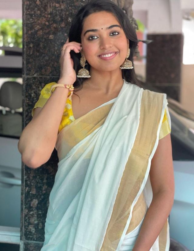 Shivathmika Rajashekar: శివాత్మిక అందాల అరాచకం.. అసలైన భాగాలనే హైలైట్ చేస్తూ!