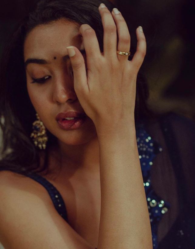 Shivathmika Rajashekar: శివాత్మిక అందాల అరాచకం.. అసలైన భాగాలనే హైలైట్ చేస్తూ!