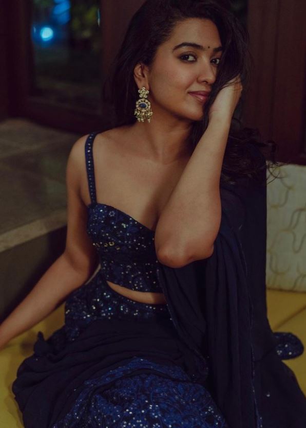 Shivathmika Rajashekar: శివాత్మిక అందాల అరాచకం.. అసలైన భాగాలనే హైలైట్ చేస్తూ!