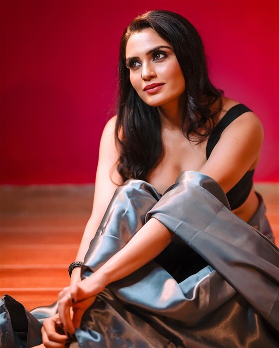  ಸೀರೆಯಲ್ಲಿ ಸಂಗೀತಾ ಭಟ್ ಬಿಂದಾಸ್ ಚಿತ್ರಗಳು 