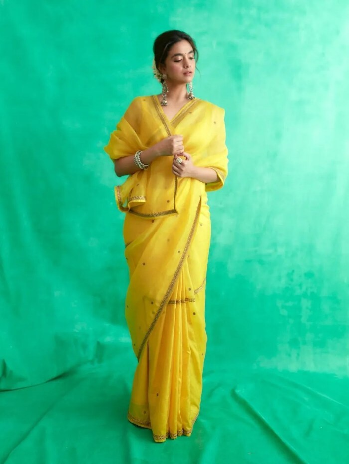 ಹಳದಿ ಬಣ್ಣದ ಸೀರೆಯಲ್ಲಿ ಮಹಾನಟಿ ಕೀರ್ತಿ ಸುರೇಶ್ ಮೋಡಿ 