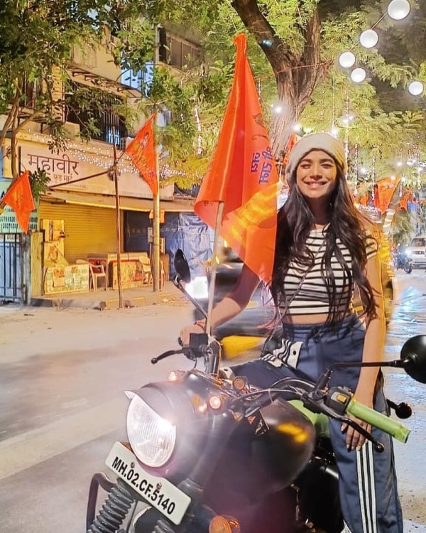 Poonam Pandey: ಶ್ರೀರಾಮನ ಧ್ವಜ ಹಿಡಿದು ಮುಂಬೈ ಬೀದಿಗಳಲ್ಲಿ ಅಲೆದಾಡಿದ್ದ ಪೂನಂ ಪಾಂಡೆ
