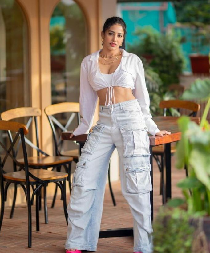 Daksha Nagarkar Photos