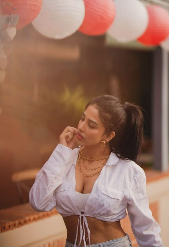 Daksha Nagarkar Photo