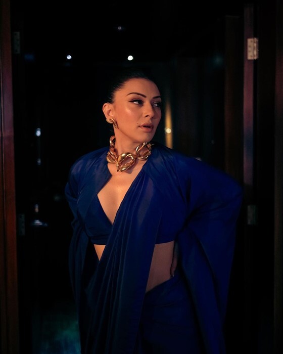 Hansika Motwani in blue saree
