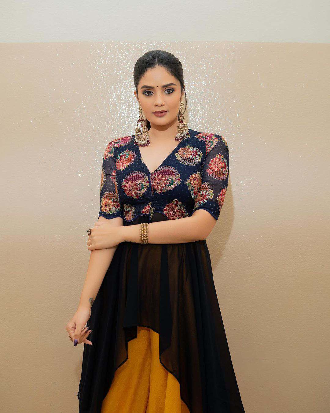 Sreemukhi Crazy Photos