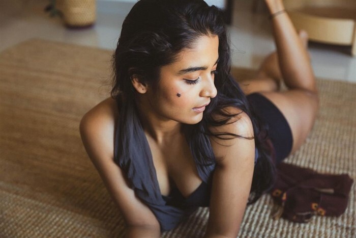 Blink film actress Chaithra J Achar Leaves Fans In Awe As She Shares Hot photos