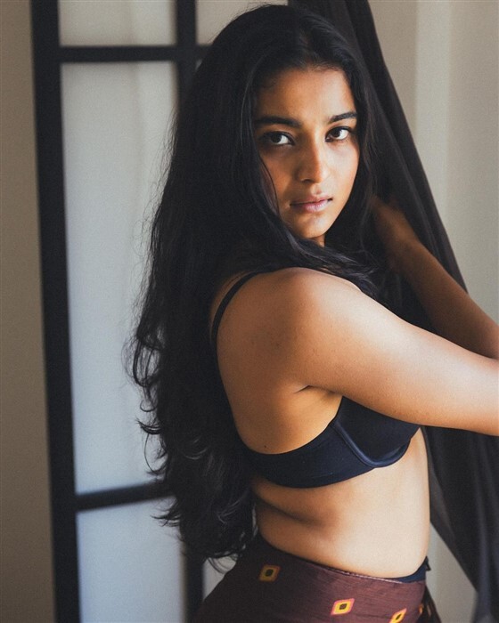 Blink film actress Chaithra J Achar Leaves Fans In Awe As She Shares Hot photos
