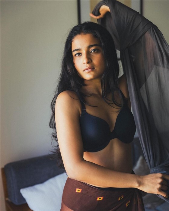 Blink film actress Chaithra J Achar Leaves Fans In Awe As She Shares Hot photos