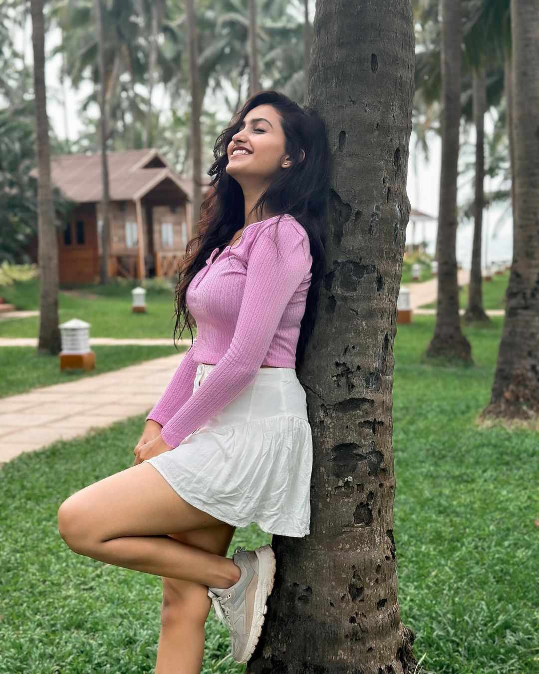 Deepika Pilli Sizzling Photos