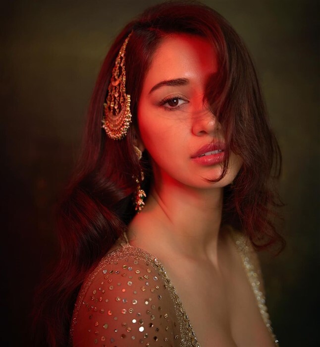 Disha Patani Gives Major Fashion Goals With Her Traditional Outfit