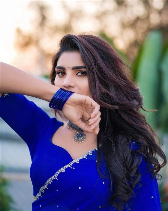 Jabardasth Varsha Photos
