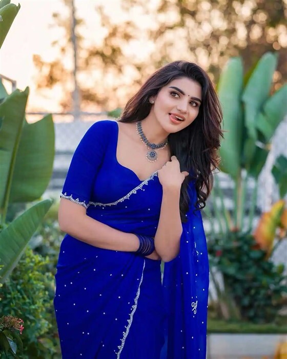 Jabardasth Varsha Photos