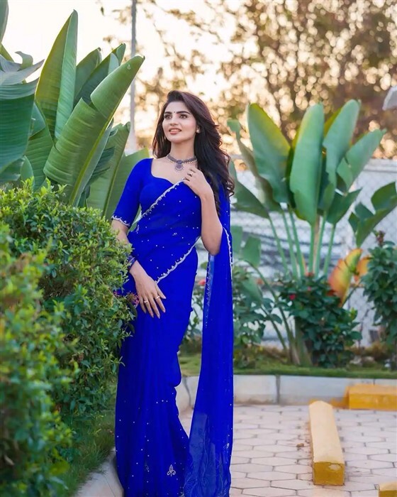 Jabardasth Varsha Photos