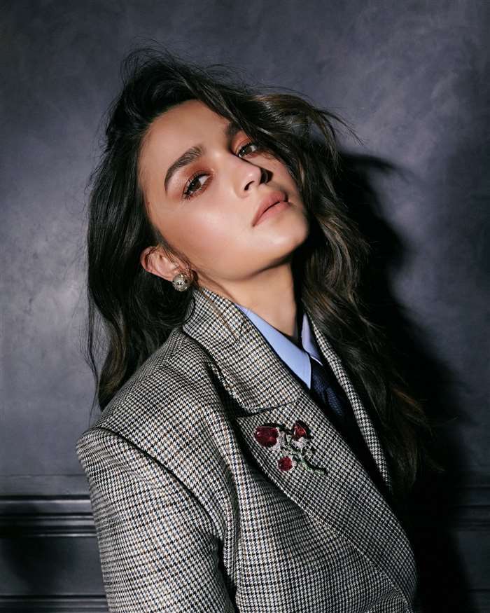 Alia's array of automobiles encompasses the BMW 7 Series, Audi A6, Audi Q7, and Range Rover Vogue. T