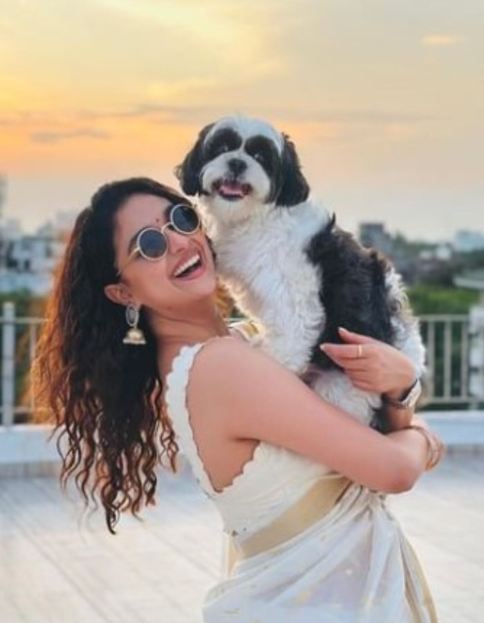 Keerthy Suresh charged hefty remuneration for bollywood debute film