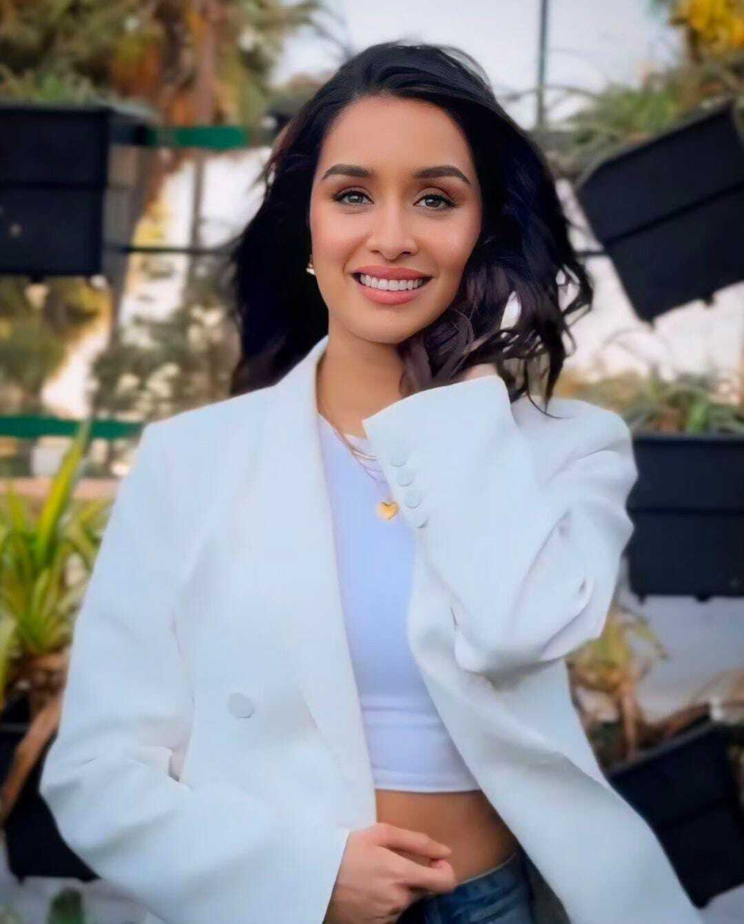 Paparazzi shower Shraddha Kapoor with love and appreciation on her special day,